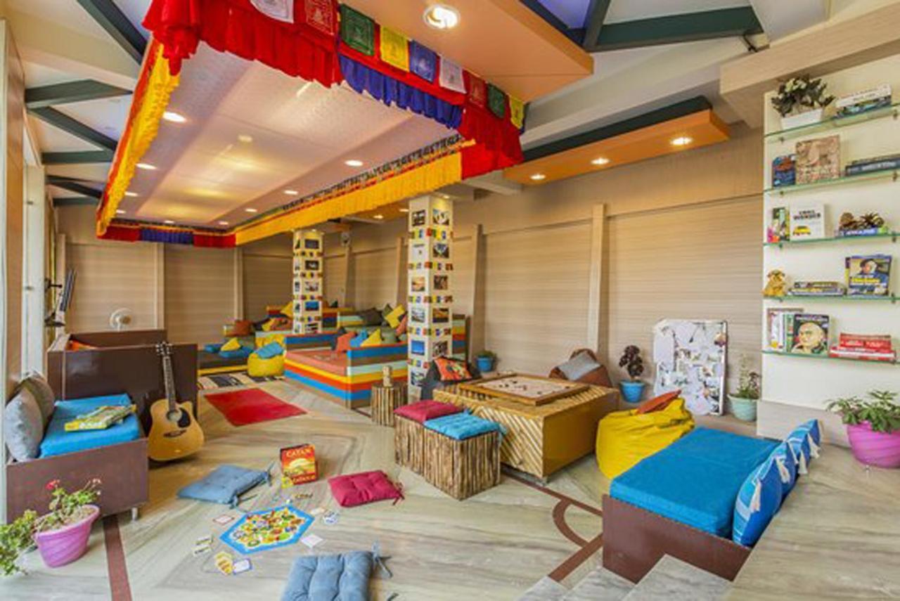 The Trippy Tribe Hostel Bir  Bagian luar foto