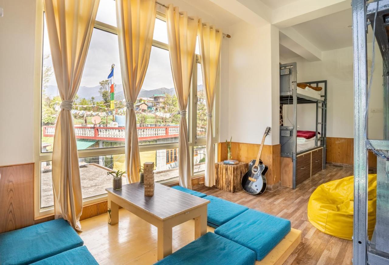 The Trippy Tribe Hostel Bir  Bagian luar foto