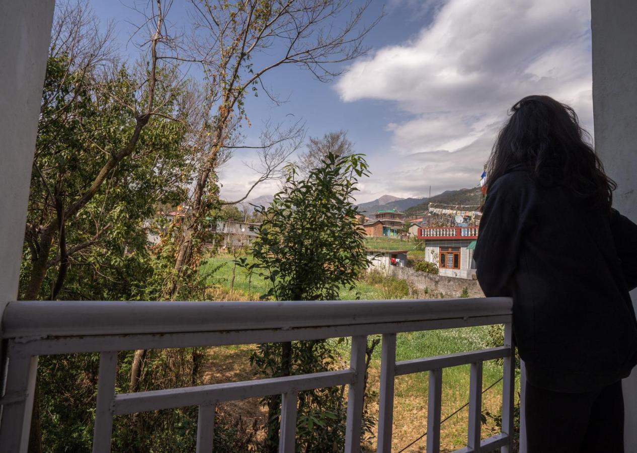 The Trippy Tribe Hostel Bir  Bagian luar foto