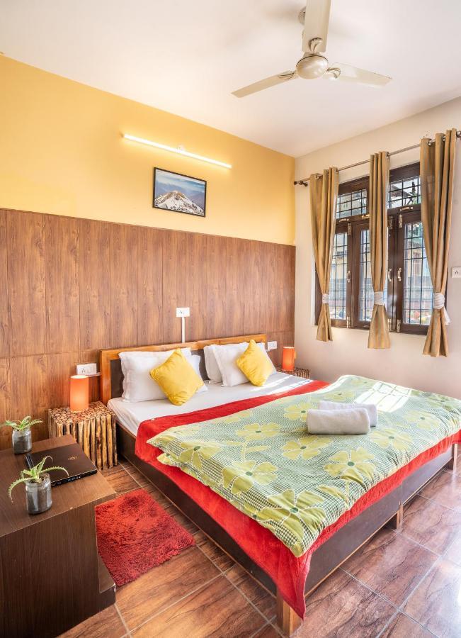 The Trippy Tribe Hostel Bir  Bagian luar foto