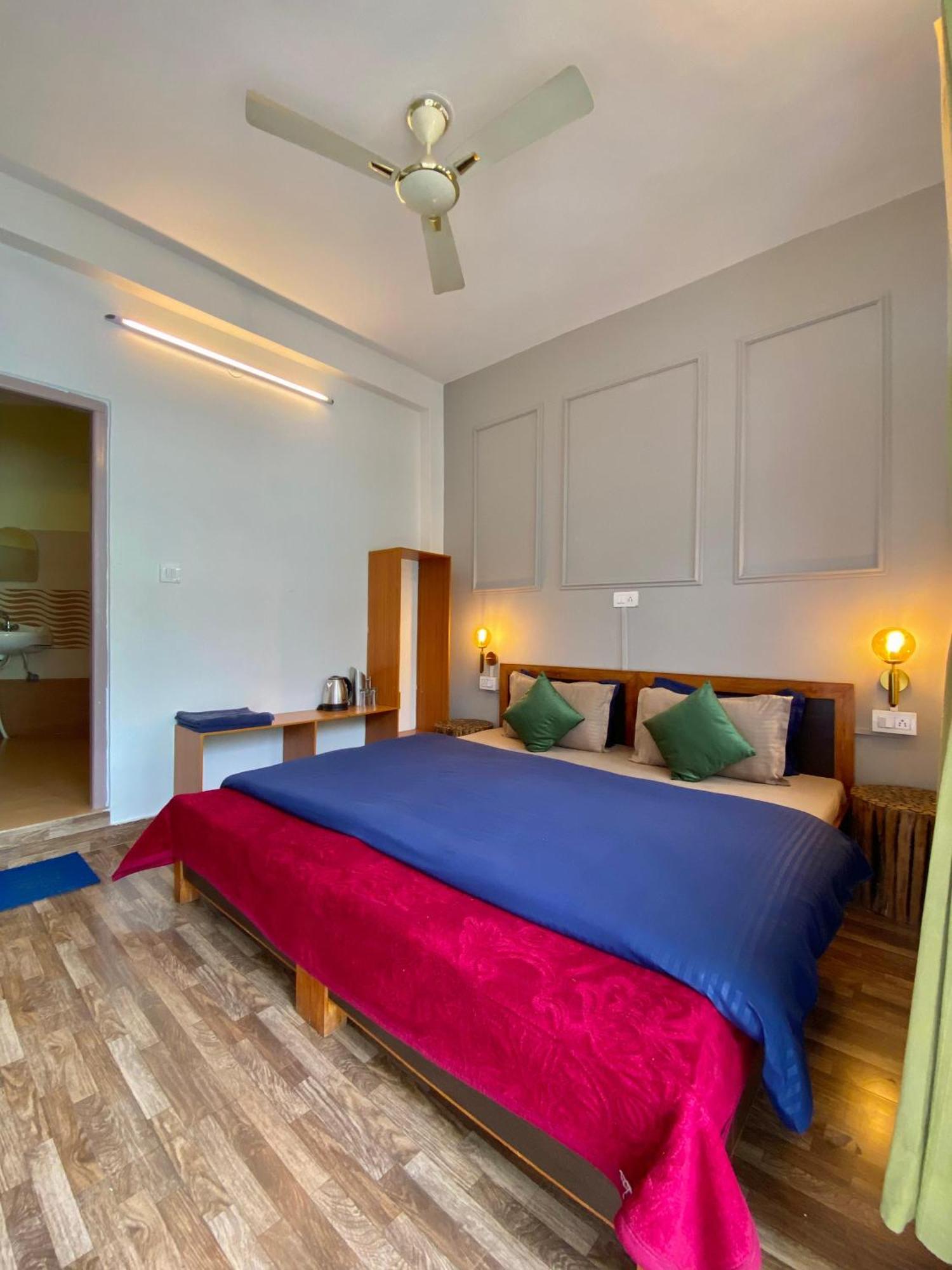 The Trippy Tribe Hostel Bir  Bagian luar foto