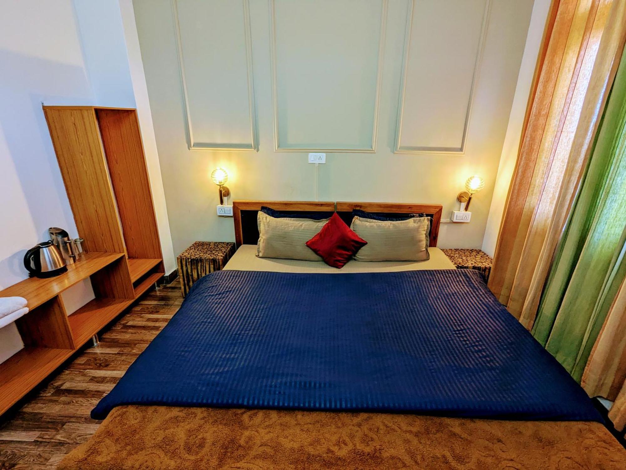 The Trippy Tribe Hostel Bir  Bagian luar foto